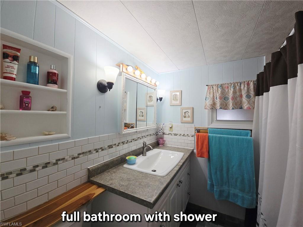 ENCHANTING ACRES MOBILE HOME - Residential