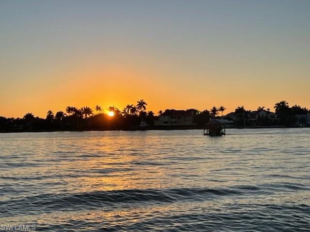 ROYAL HARBOR - Land