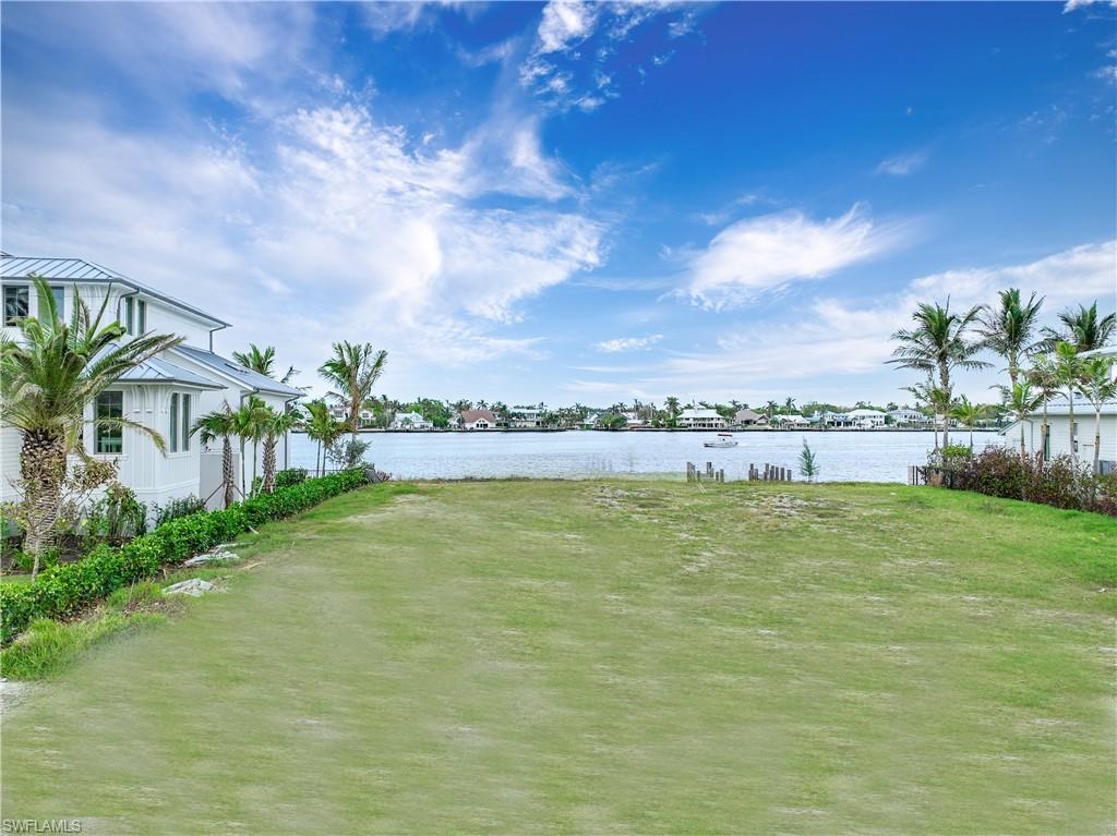 ROYAL HARBOR - Land