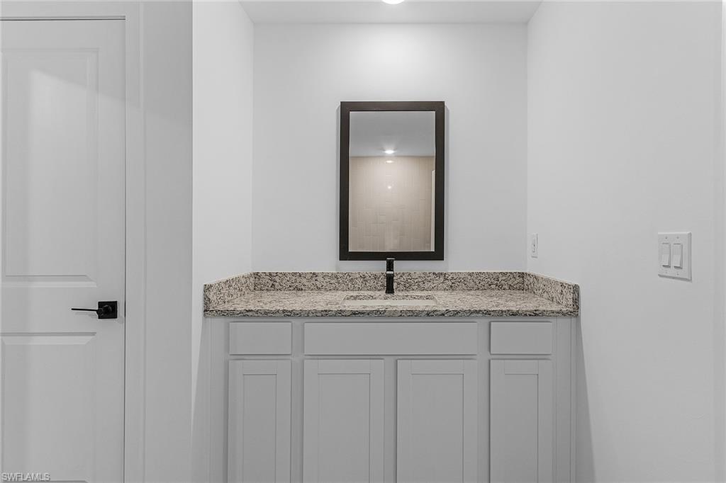 MIRROR LAKES - Residential