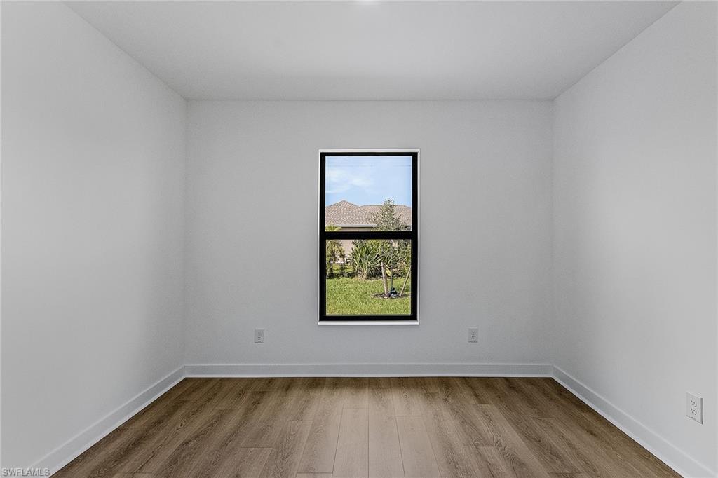 MIRROR LAKES - Residential