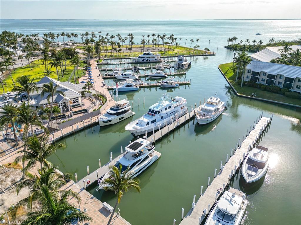 BAYSIDE VILLAS - Residential