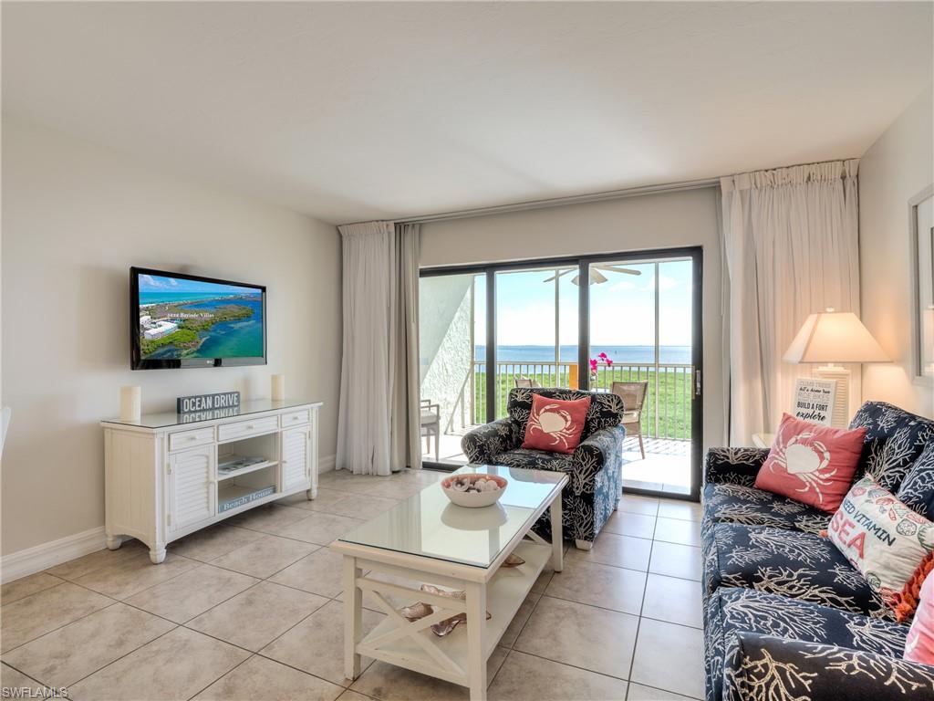 BAYSIDE VILLAS - Residential