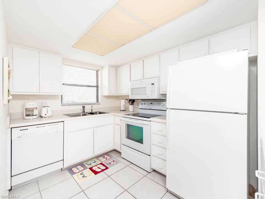 DAVIS COURT CONDO - Residential