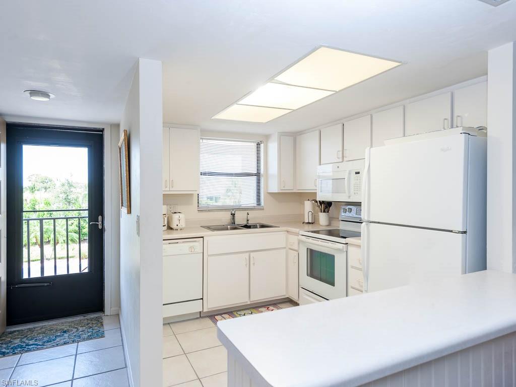 DAVIS COURT CONDO - Residential