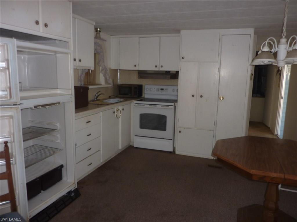 THUNDERBIRD MOBILE HOMES - Residential