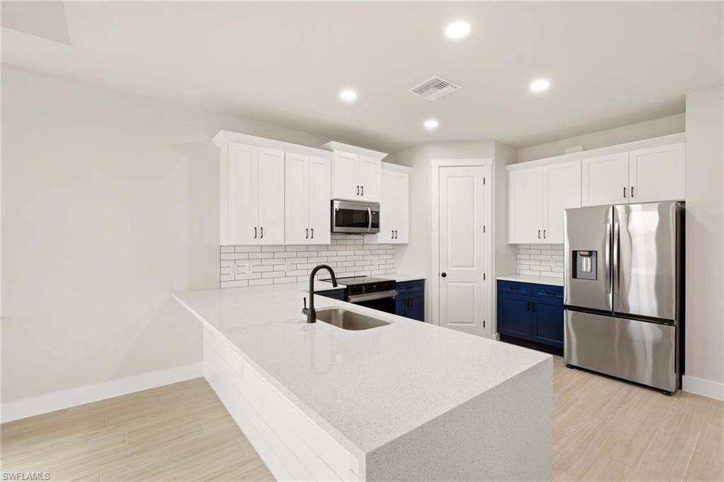 CAPE CORAL - Residential Lease