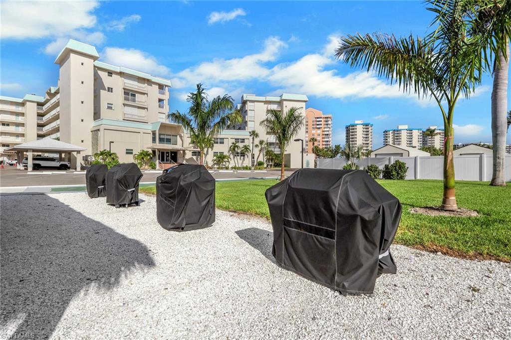 LEONARDO ARMS - Residential Lease