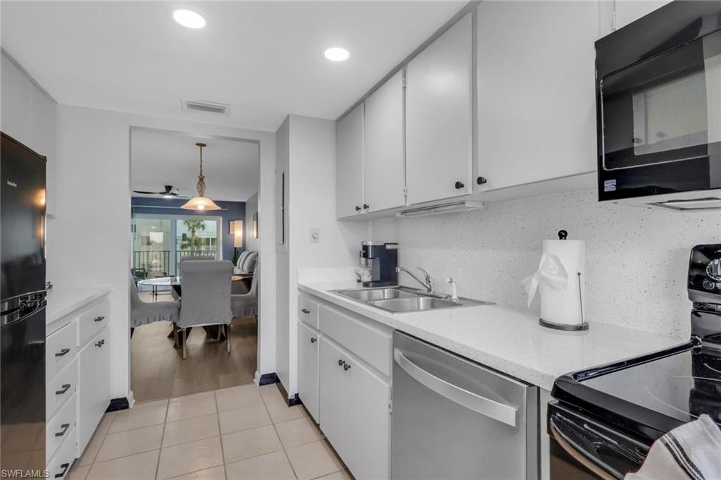 LEONARDO ARMS - Residential Lease
