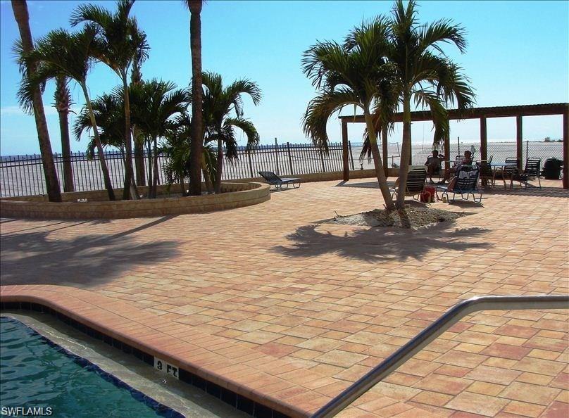 CARLOS POINTE - Residential