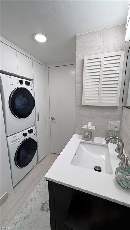 ESTUARY I - Residential Lease