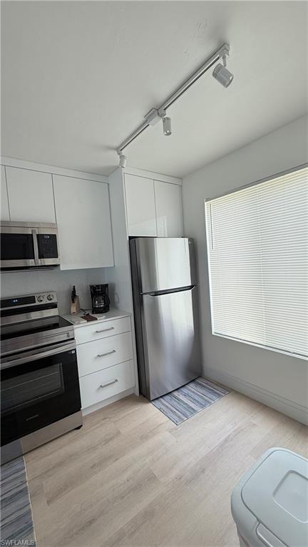 ESTUARY I - Residential Lease