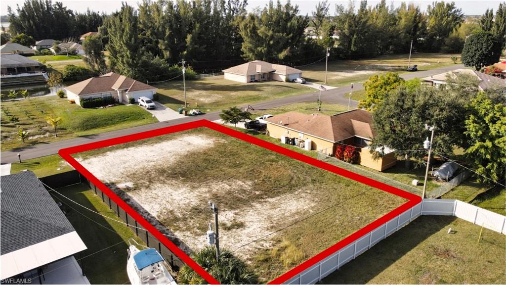 CAPE CORAL - Land