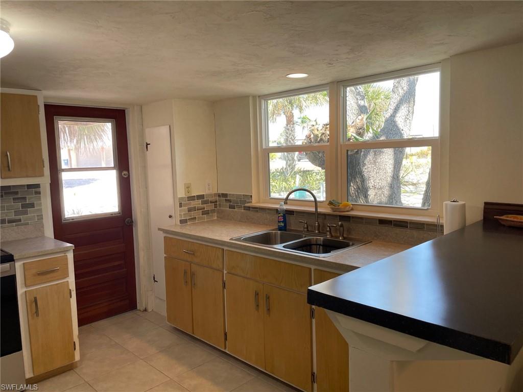 GULF HEIGHTS - Residential Income