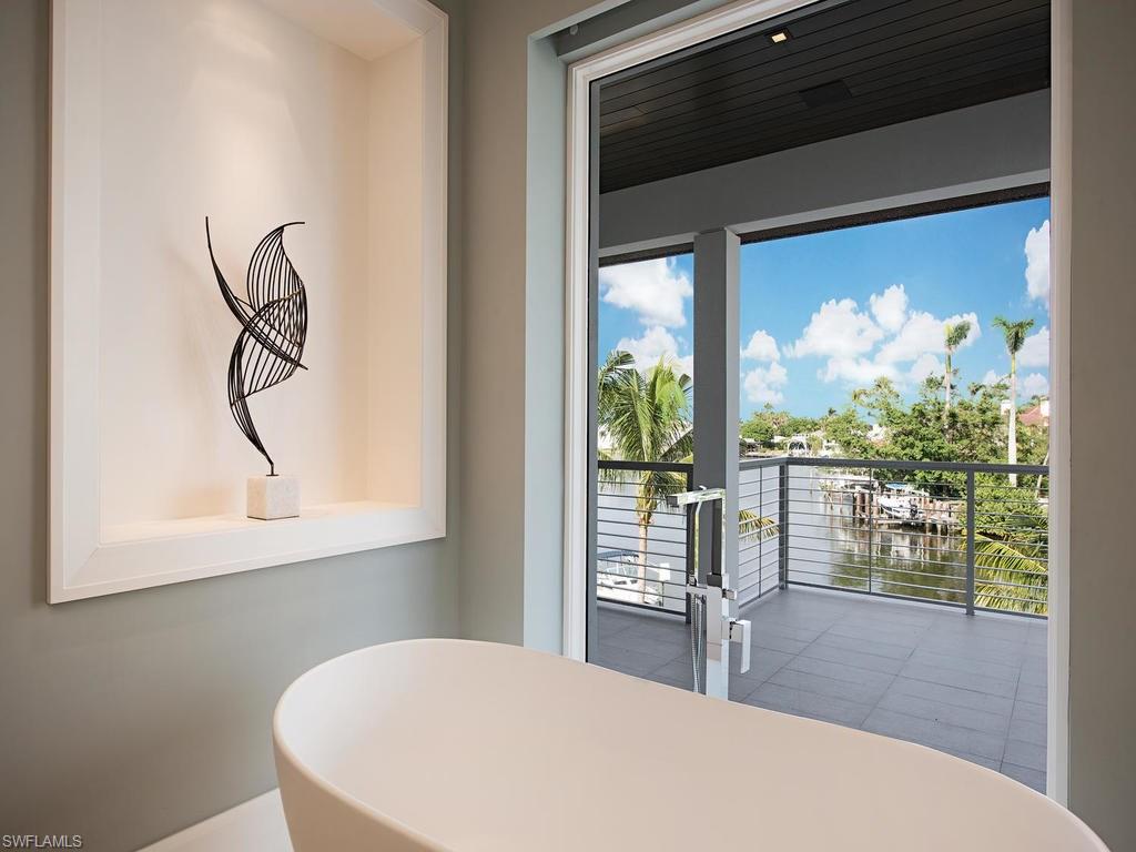 AQUALANE SHORES - Residential