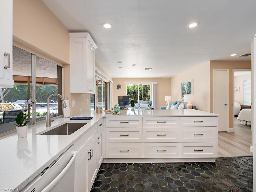 GOLF DRIVE ESTATES - Residential