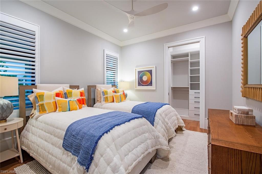 GOLDEN SHORES - Residential