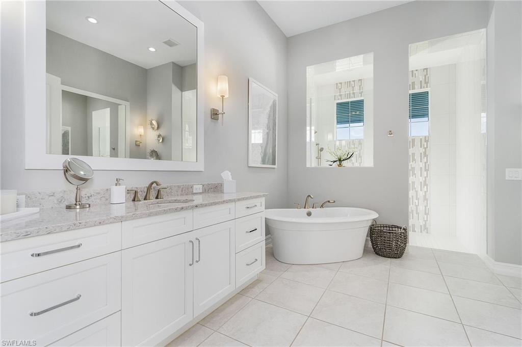 PARROT CAY - Residential