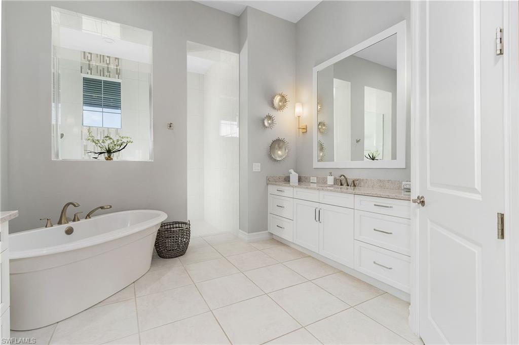 PARROT CAY - Residential