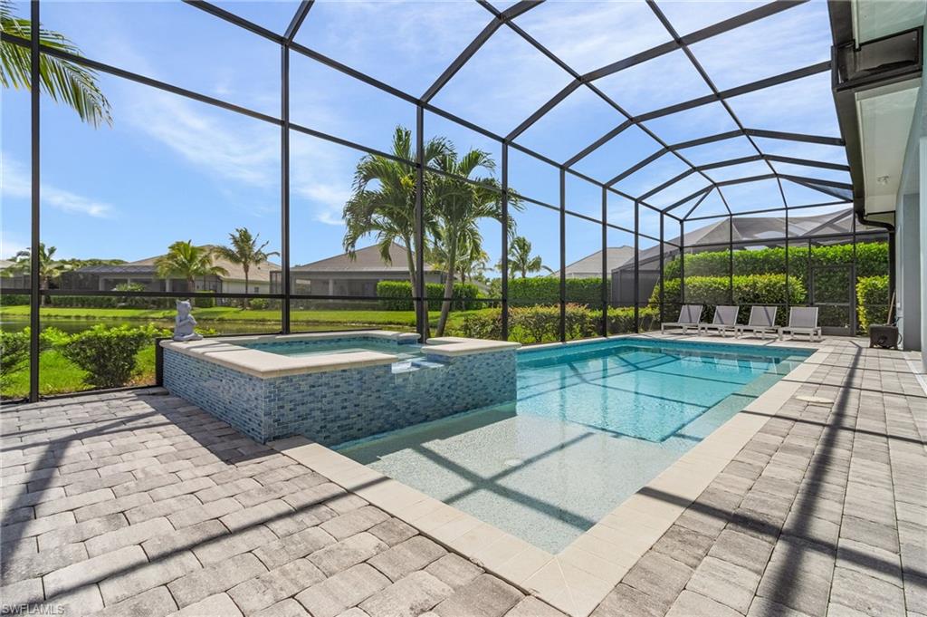 PARROT CAY - Residential