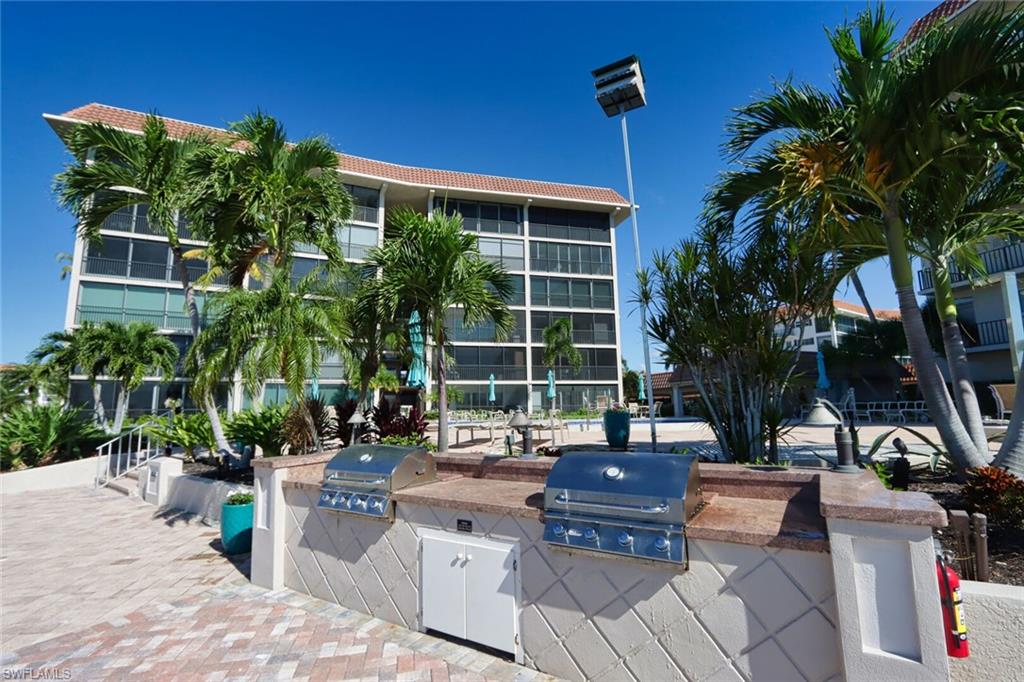COMMODORE CLUB - Residential Lease