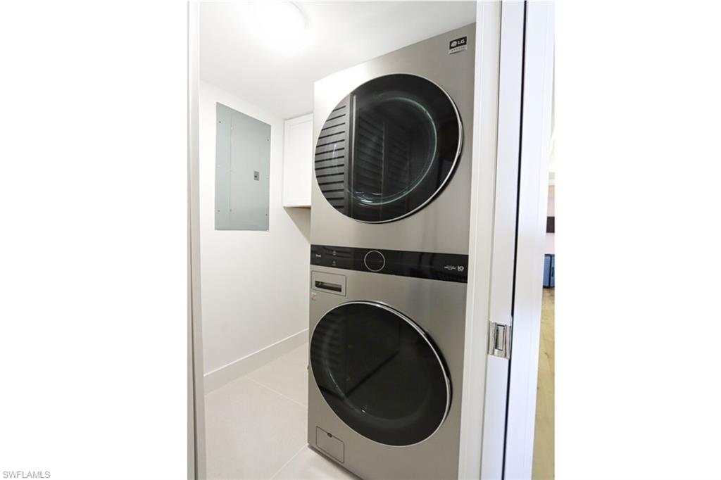 COMMODORE CLUB - Residential Lease