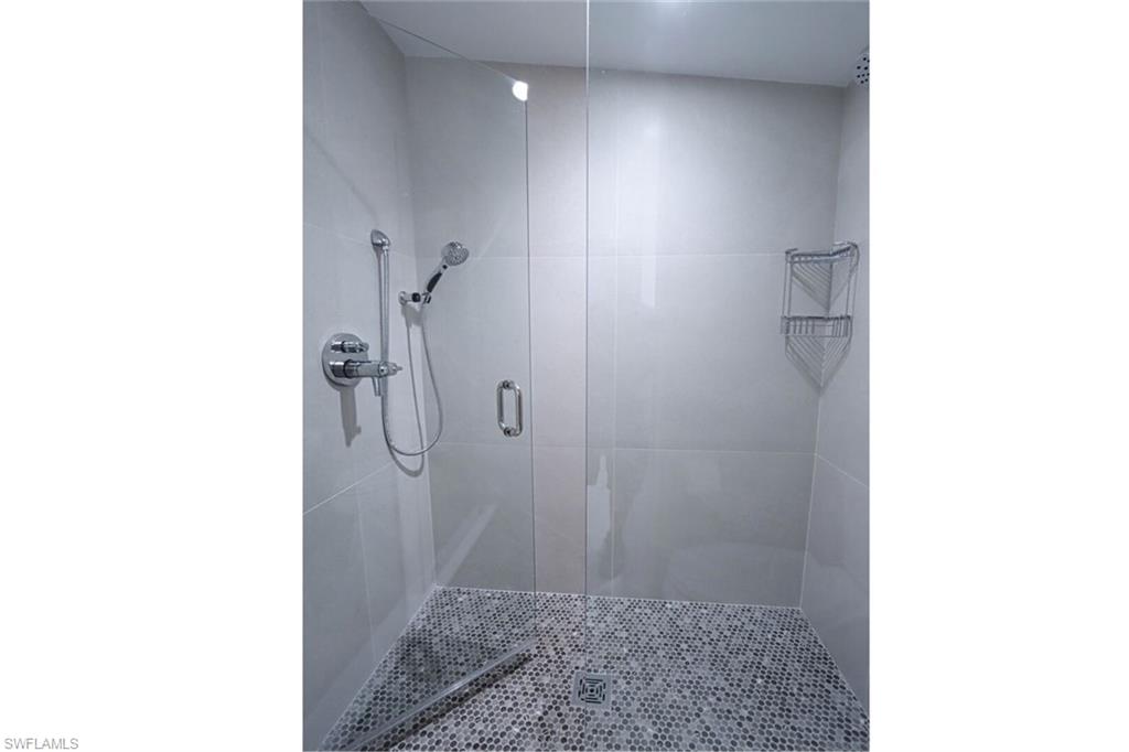 COMMODORE CLUB - Residential Lease