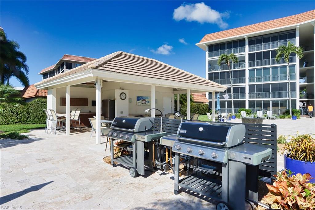 COMMODORE CLUB - Residential Lease