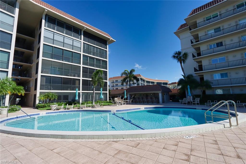 COMMODORE CLUB - Residential Lease