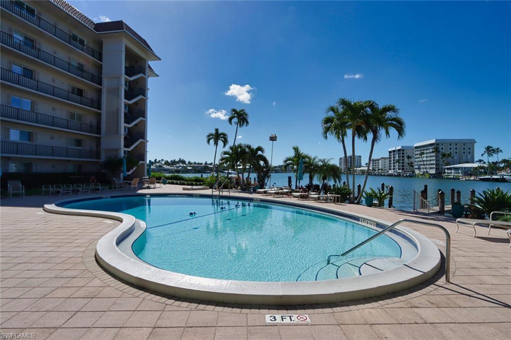 COMMODORE CLUB - Residential Lease