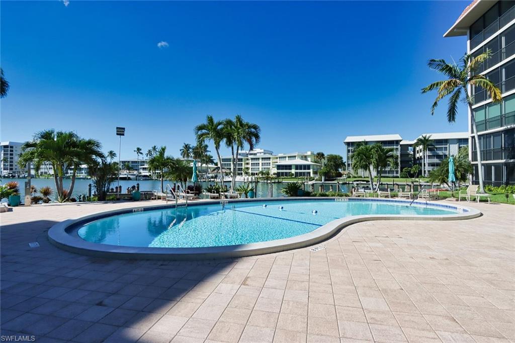 COMMODORE CLUB - Residential Lease