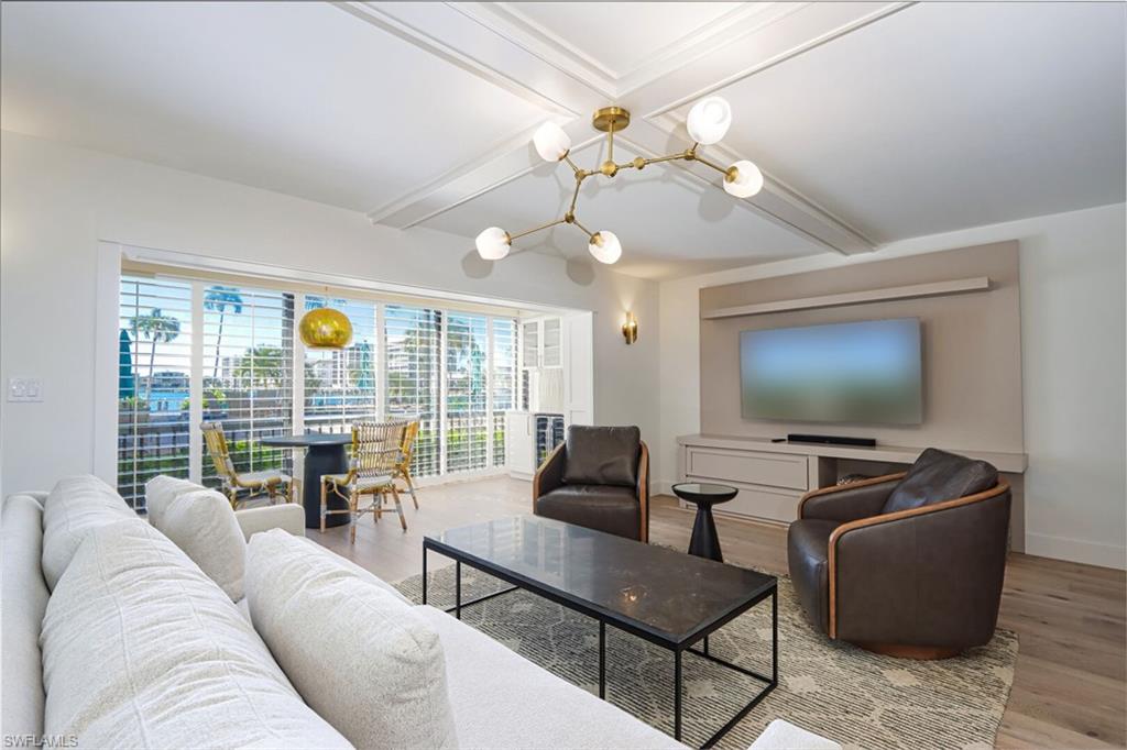 COMMODORE CLUB - Residential Lease