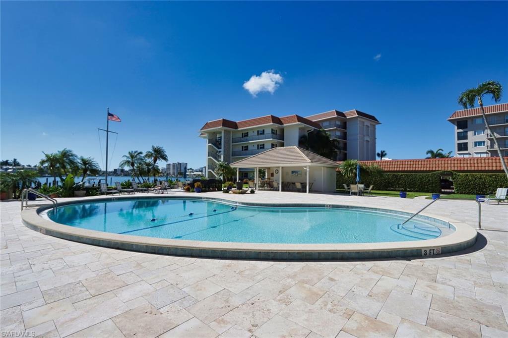 COMMODORE CLUB - Residential Lease