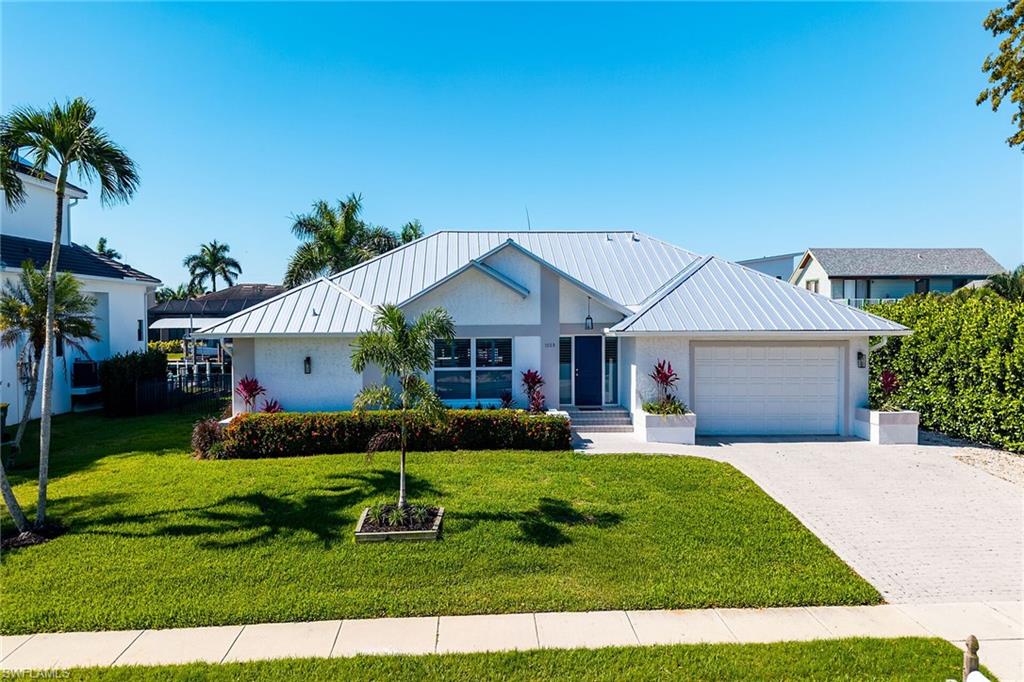 MARCO BEACH - Residential