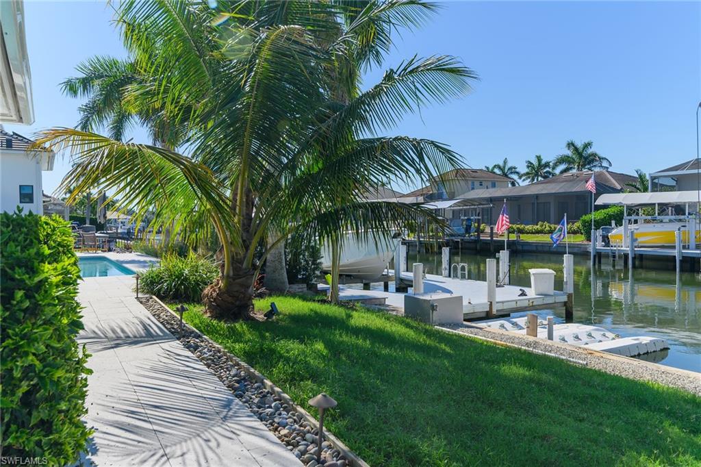 MARCO BEACH - Residential