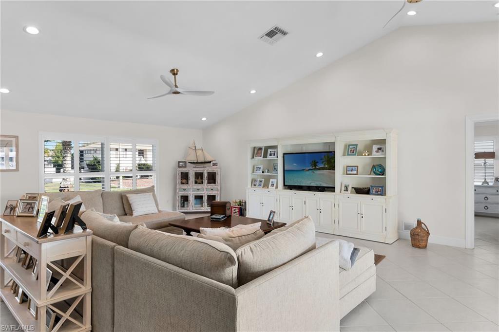 MARCO BEACH - Residential