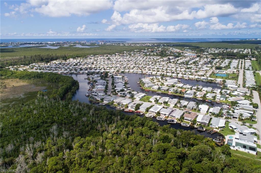 BAYSIDE ESTATES - Land