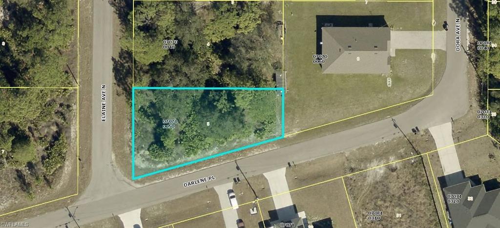 Great opportunity to build your dream home.  Country living setting but conveniently located to shopping, restaurants and entertainment.