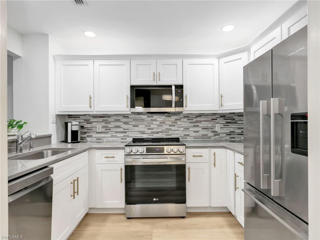 ARBOR TRACE - Residential
