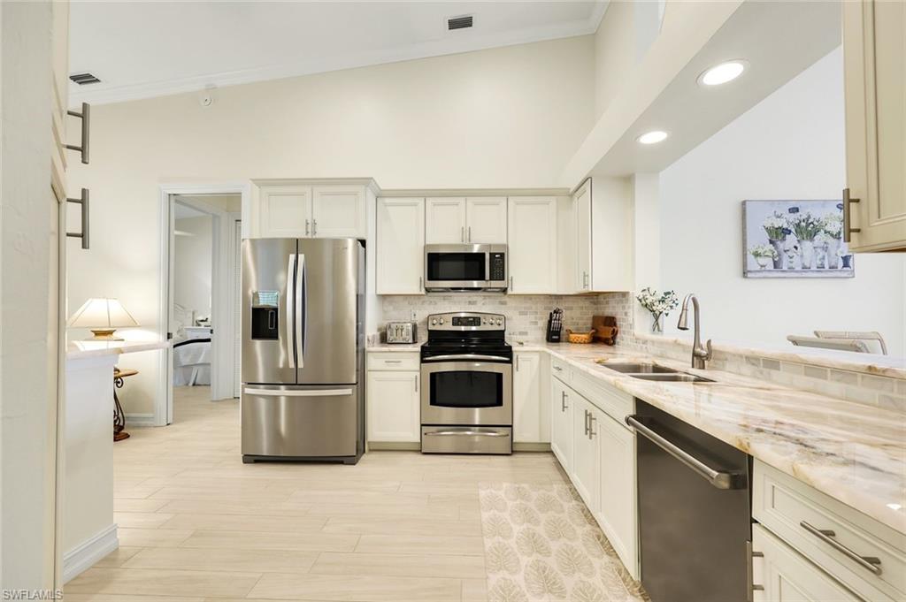 BREAKWATER - Residential Lease