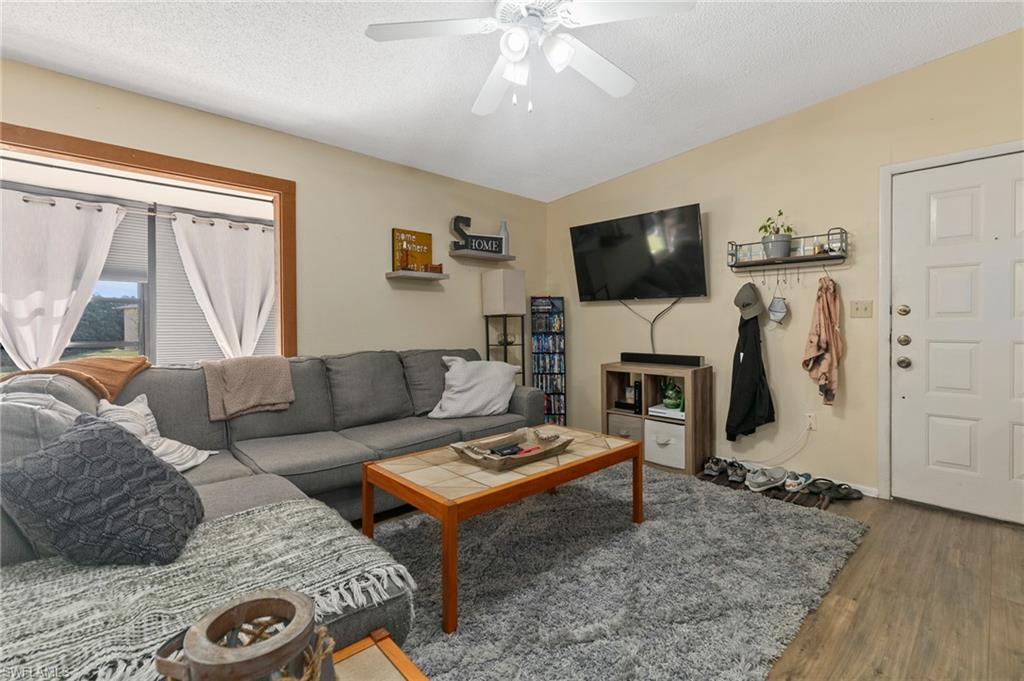 ROYAL WOODS - Residential