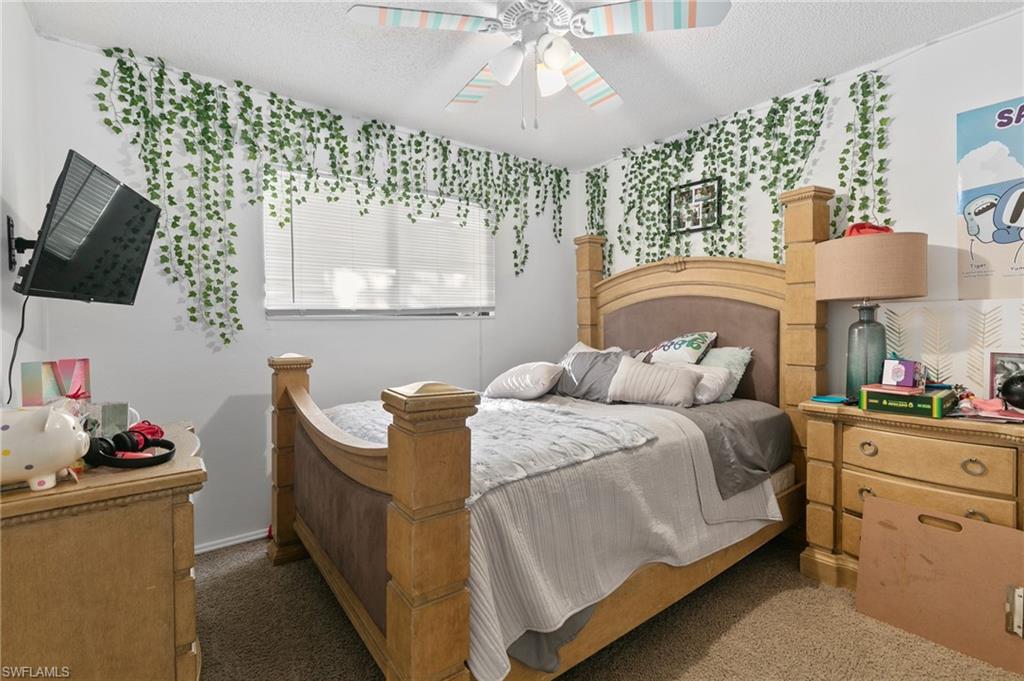 ROYAL WOODS - Residential