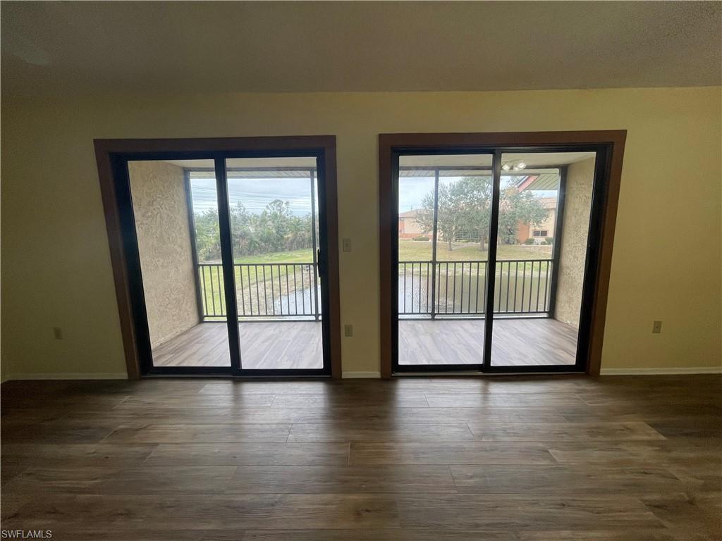 ROYAL WOODS - Residential
