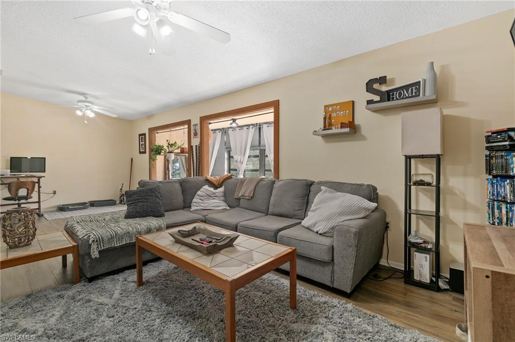 ROYAL WOODS - Residential