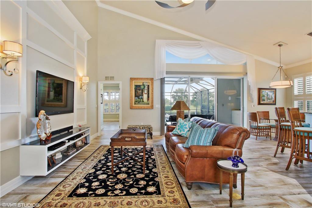 COUNTRY CLUB - Residential