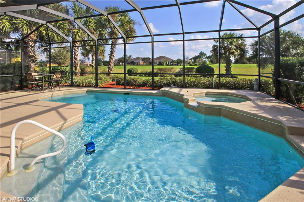 COUNTRY CLUB - Residential