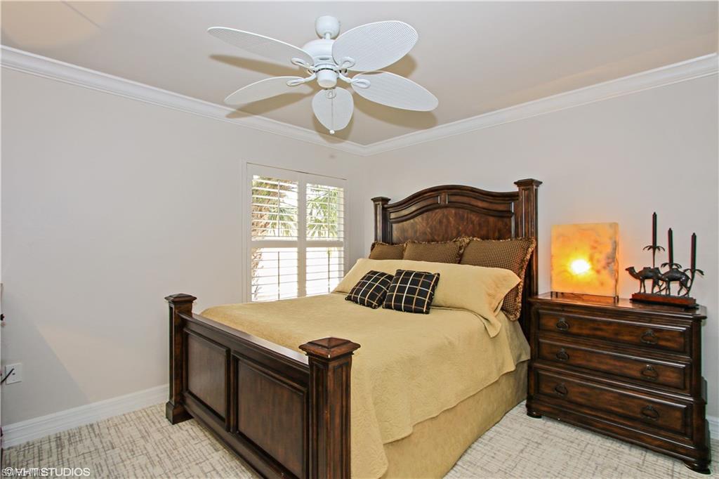 COUNTRY CLUB - Residential