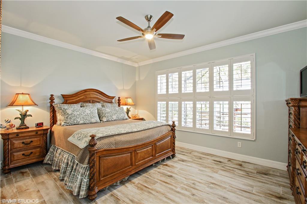 COUNTRY CLUB - Residential