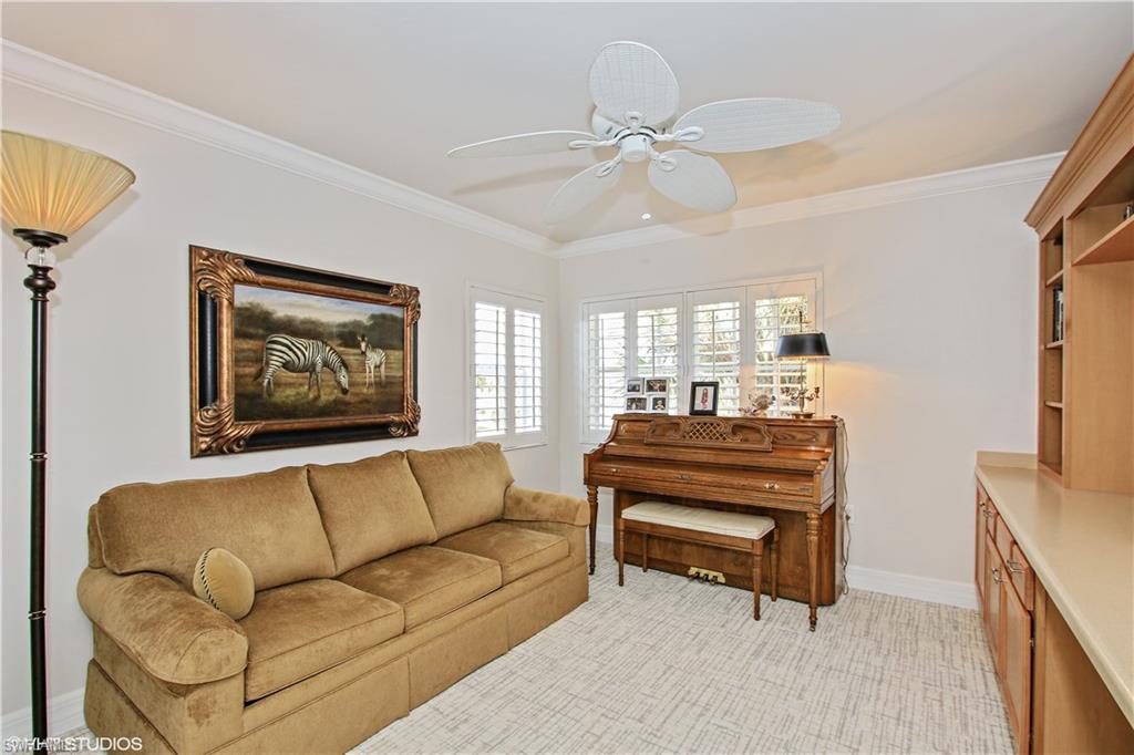 COUNTRY CLUB - Residential