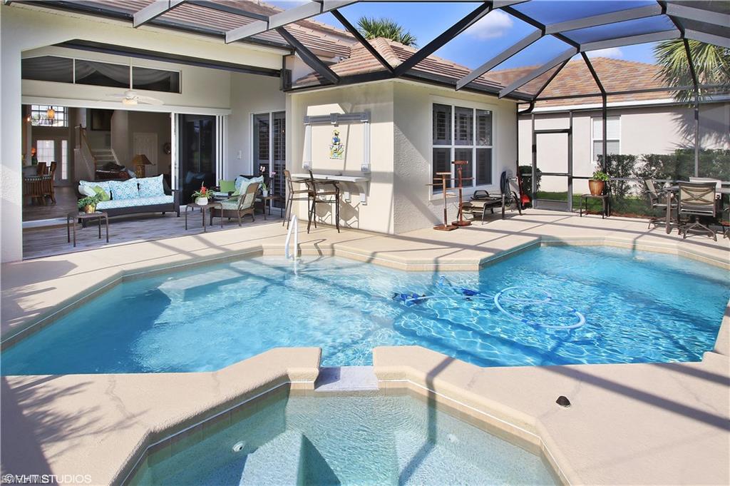 COUNTRY CLUB - Residential